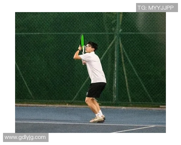 赛后分析：北京网球队与深圳网球队的默契配合与战术探讨